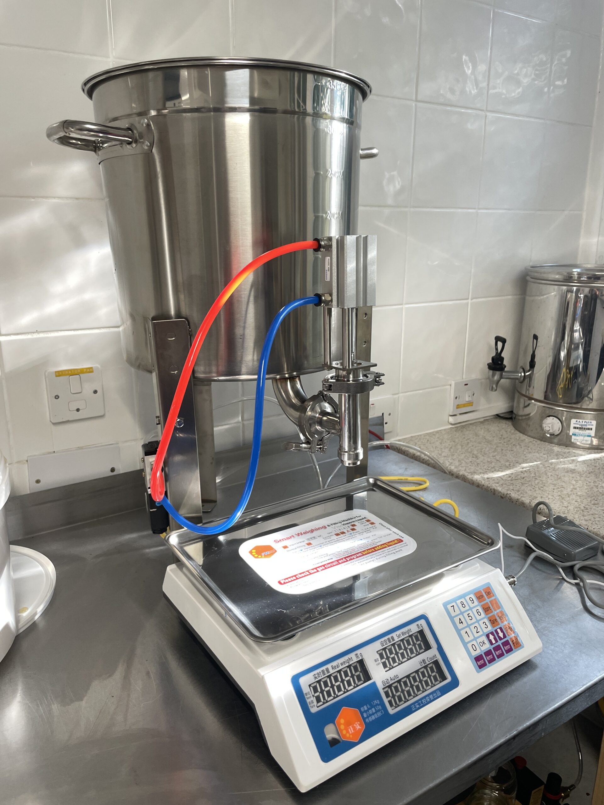 Kitchen and Jarring Machine